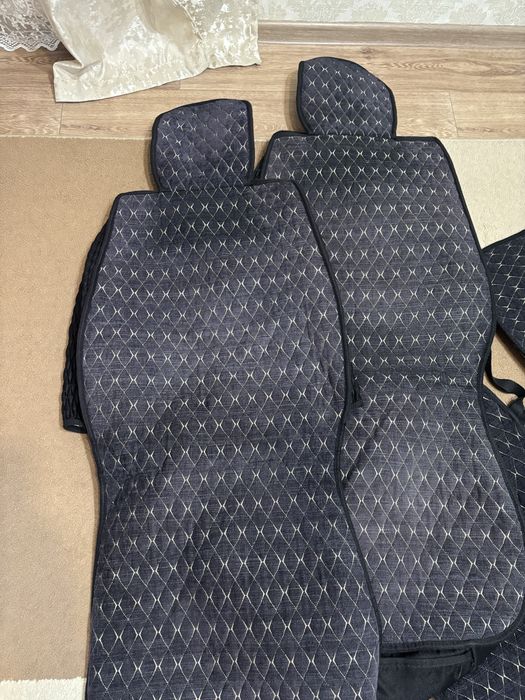 Продам комплек универсальный чехол