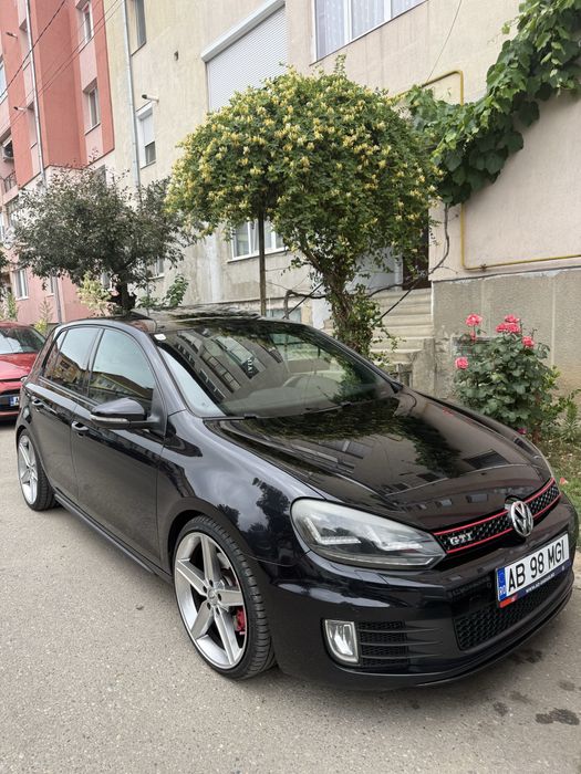 VOLKSWAGEN Golf 2010