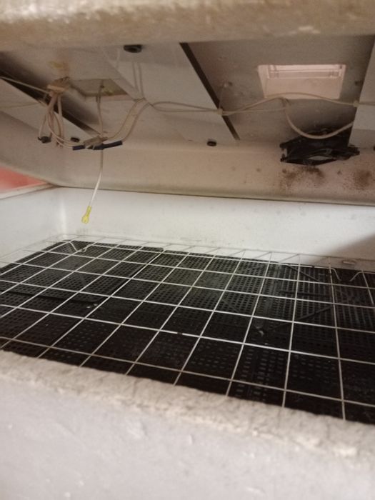 Продам инкубатор Несушка