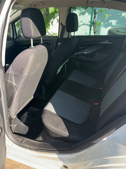 Fiat Punto 1.4 benzină – 2009 – 146.000 km