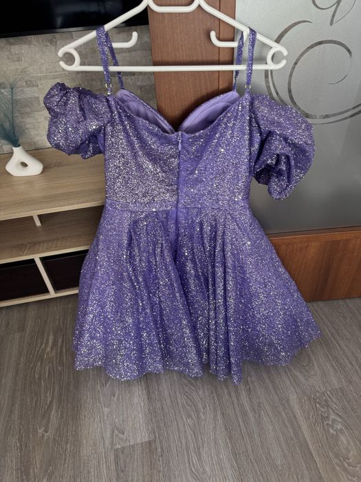 Офицялна рокля за вашия повод .