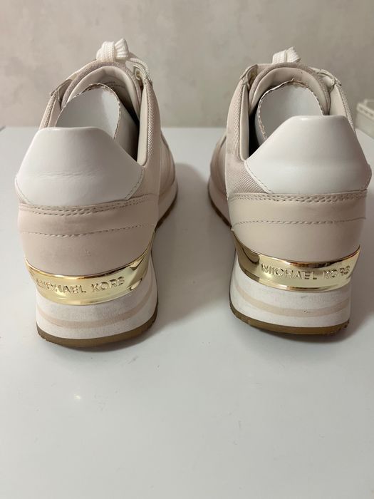 Кроссовки  бежевые Michael Kors