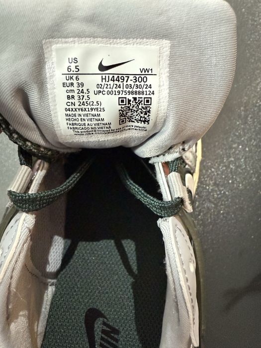 adidasi originali NIKE V2K Run, noi in cutie marime 39  /