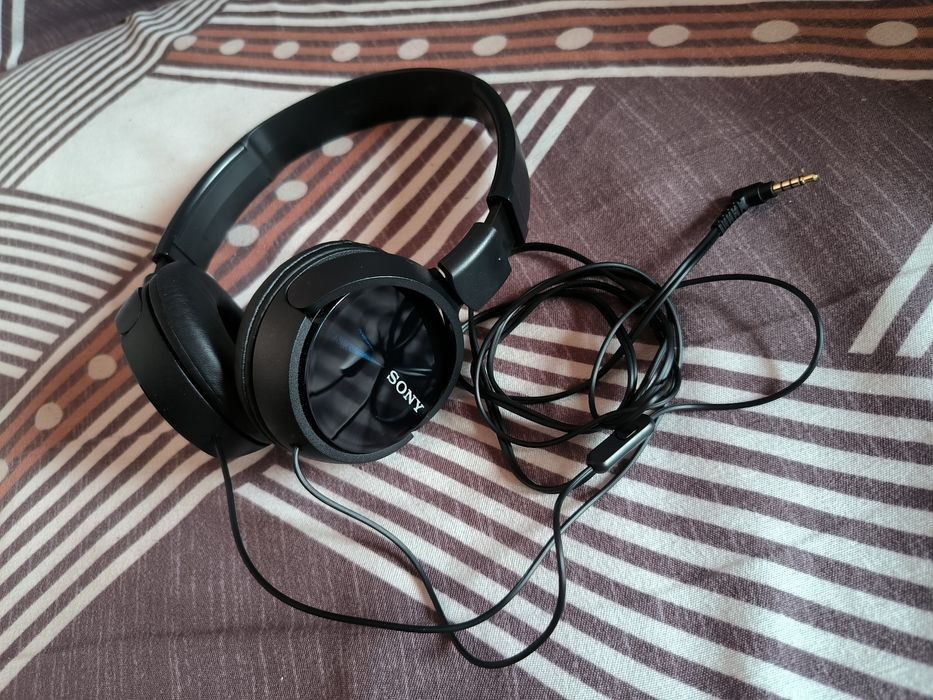 Продам оригинальные наушники Sony MDR-ZX310