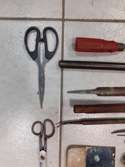 Лот стари инструменти,клещи,ножица,пила,отверка,шпакла,чук,
