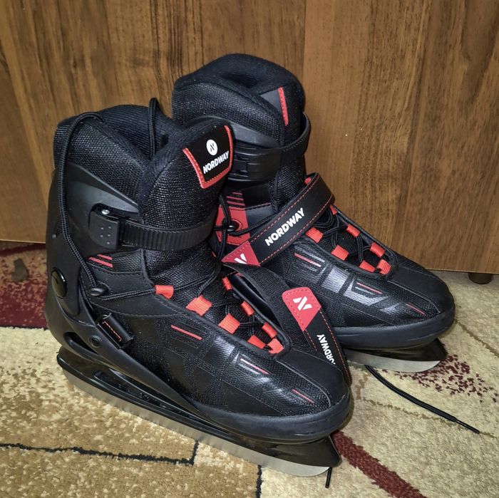 Продам коньки хоккейные