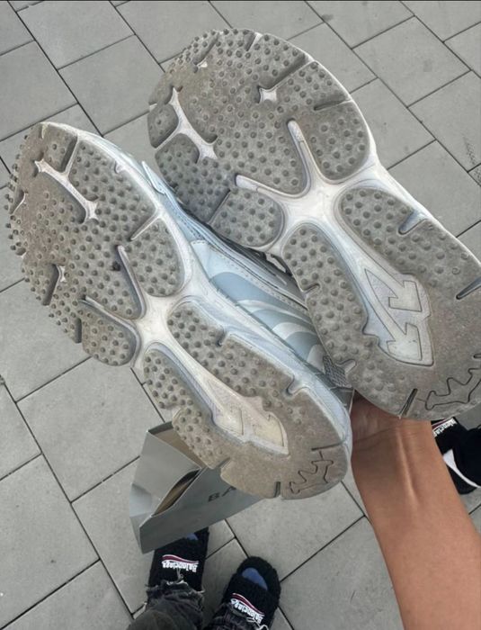 Off-White be right back silver