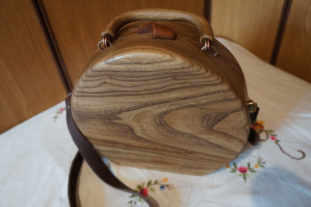 Клатч сумочка. дерево Карагач