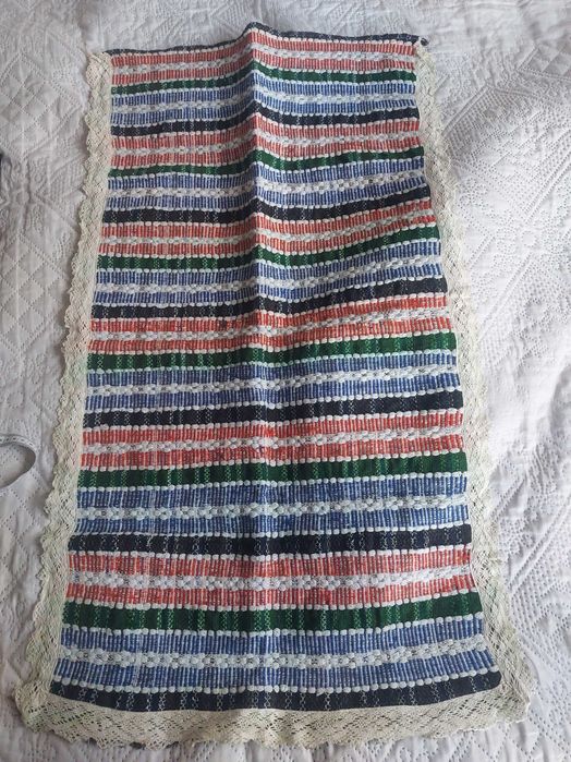 Автентични престилки за носия