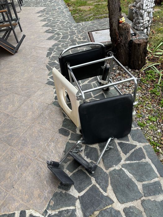 Стол -тоалетна и баня