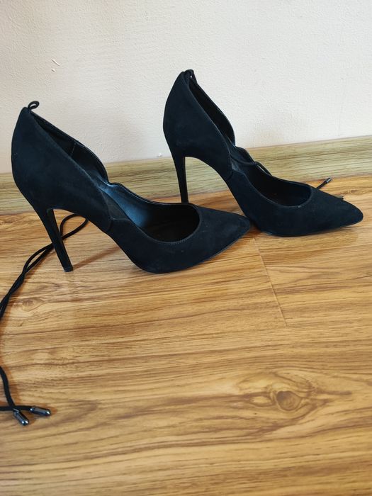 Pantofi stiletto
