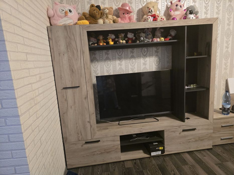 Vitrina pentru sufragerie TV