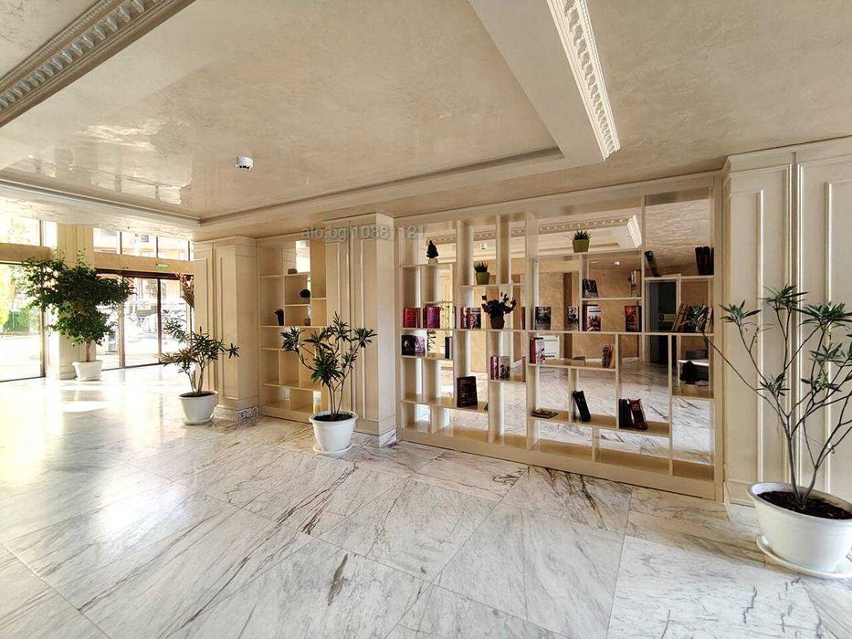 ТОП ЛОКАЦИЯ / Първа линия Несебър с частична гледка море,Валенсия