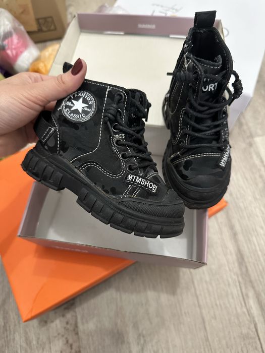 Продам обувь детскую