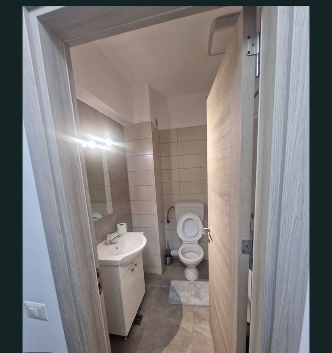 Închiriez apartament