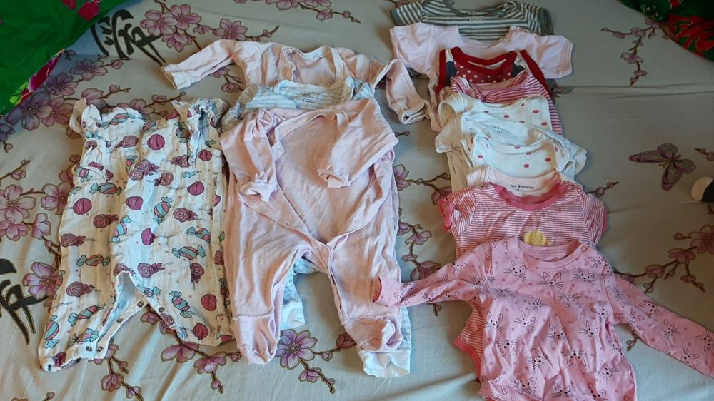 Продается пакет детских вещей