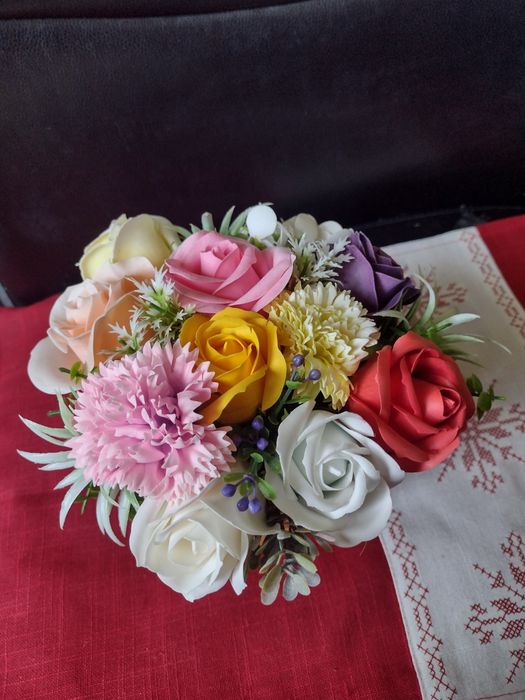 Aranjament flori artificiale (spumă)