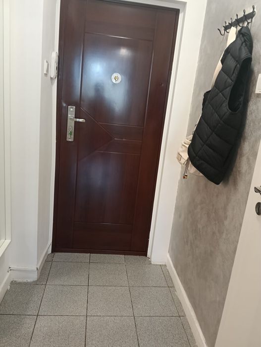 Inchiriez apartament cu 2 camere