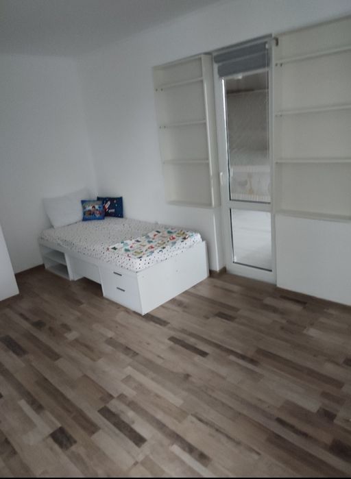 Под наем двуетажна къща в с. Кичево