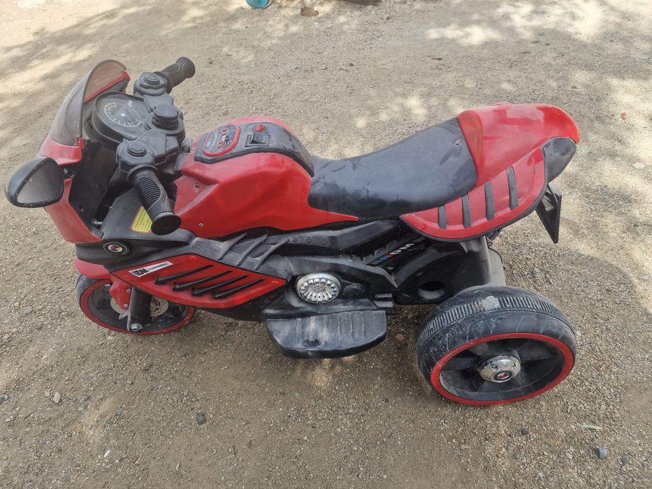 Vând cărucior de copiii