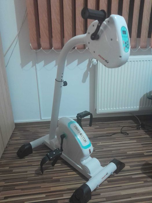 Vand bicicleta electrica pentru picioare