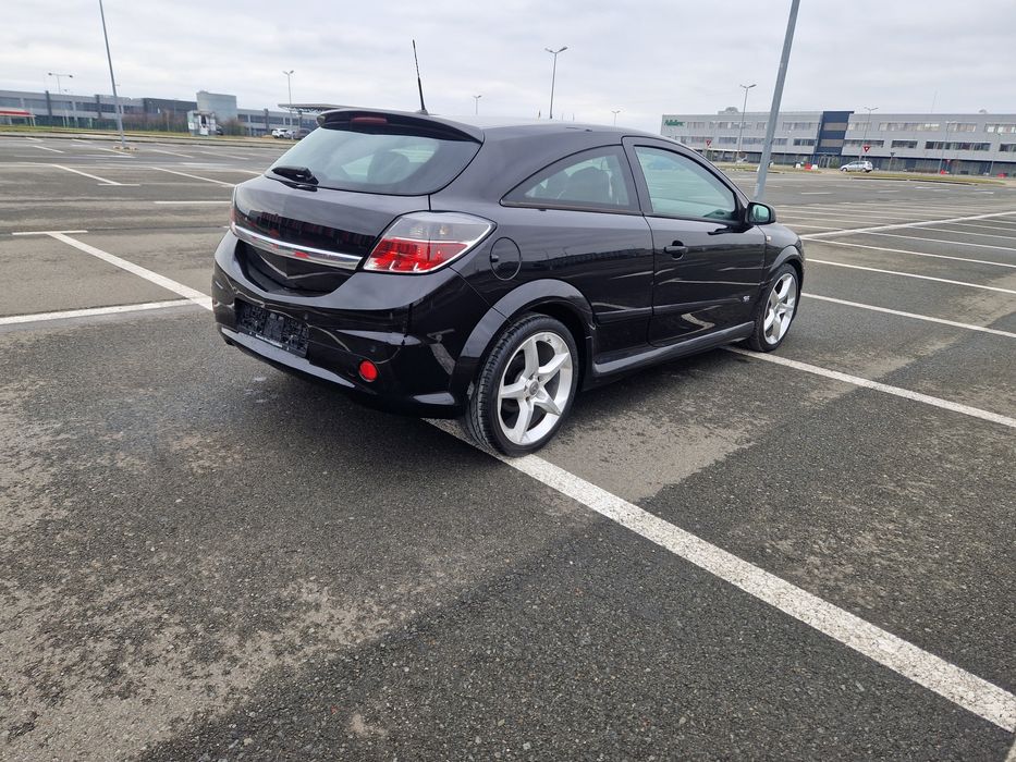 Opel Astra   GTC   OPC Line