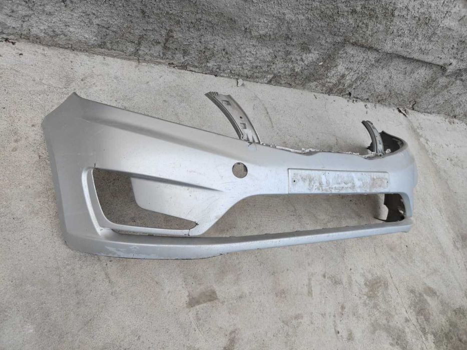 Продаю передний бампер для машины Kio Rio