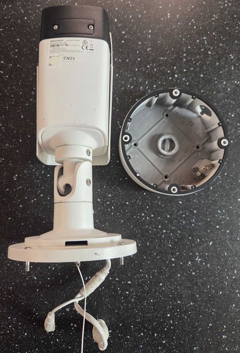 Vând camere IP Hikvision DS‑2CD2T45FWD‑I5 – tehnologie Darkfighter