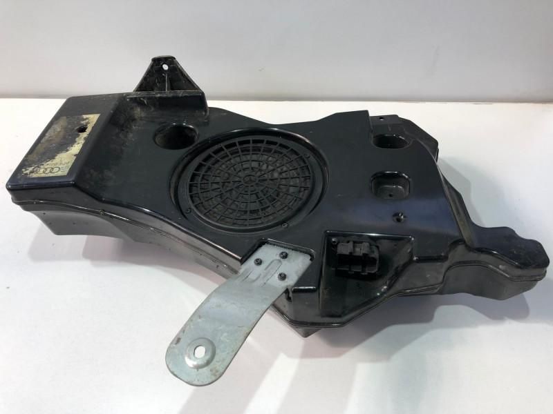 Subwoofer stanga spate Audi A3 8P1 8P4035382D