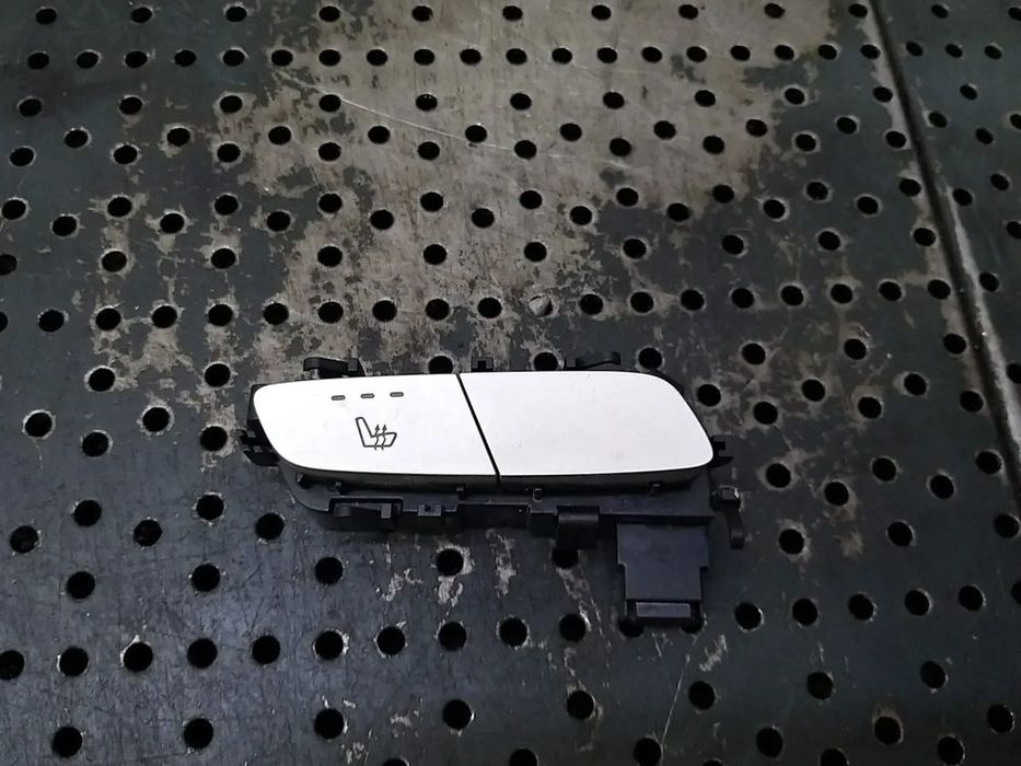 Buton incalzire scaun stanga fata mercedes c class w205 a2139057302