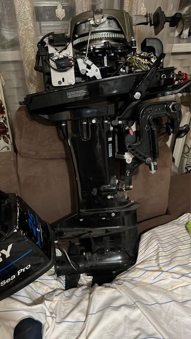 Продам лодочный мотор меркурий 25