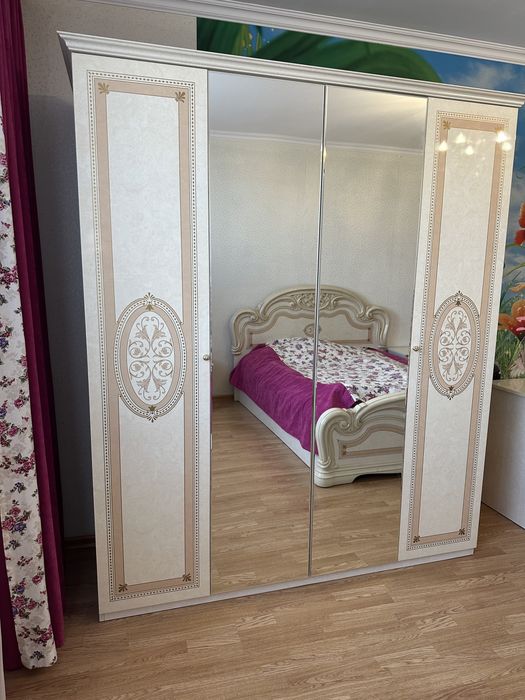 Шкаф для спальни или в прихожую