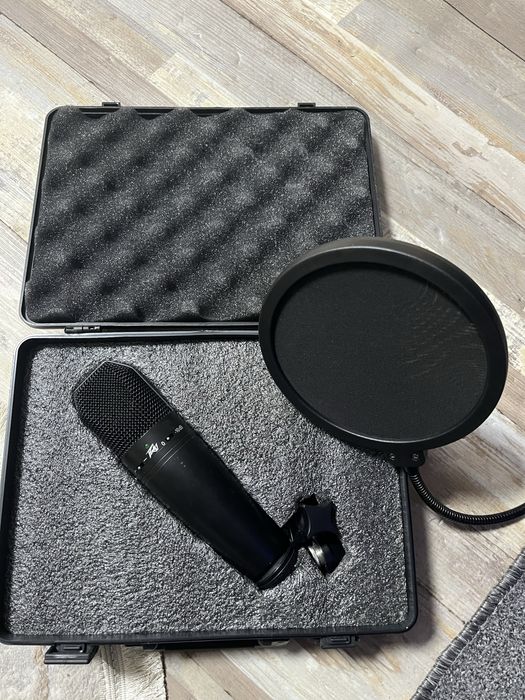 Продам студийный микрофон Studio Pro M1.