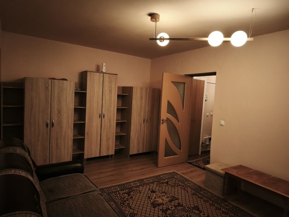 Dau in chirie apartament 2 camere Calea București