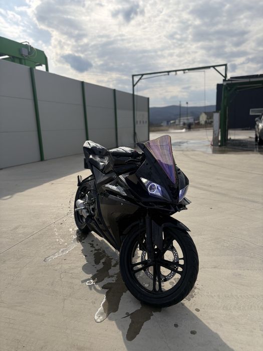 Yamaha yzf r125