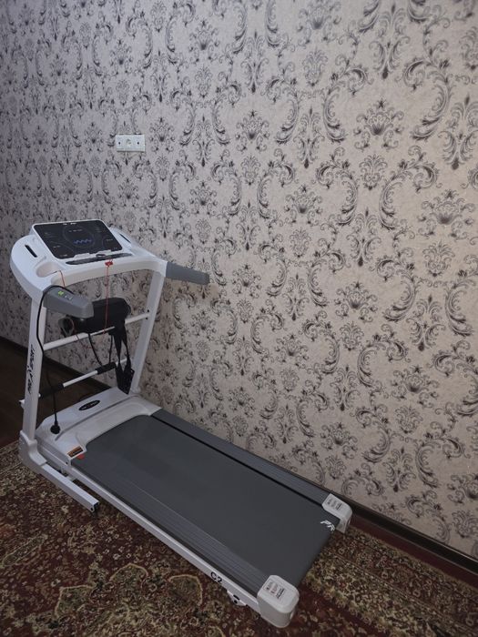 Беговые дорожка в идеальном состоянии много не пользовались