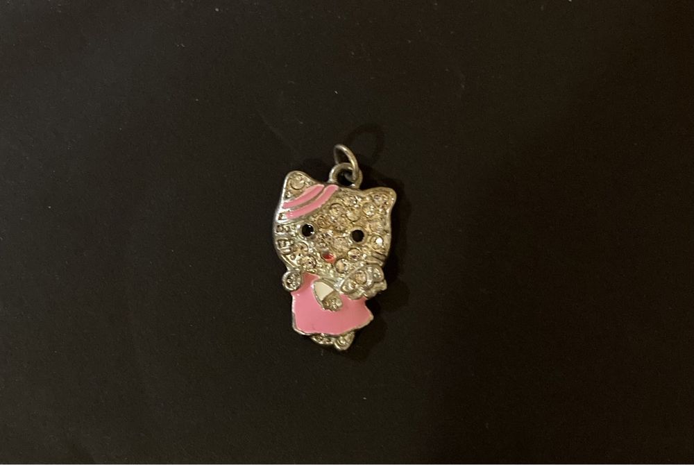 Пръстени и висулки за врат, обеци