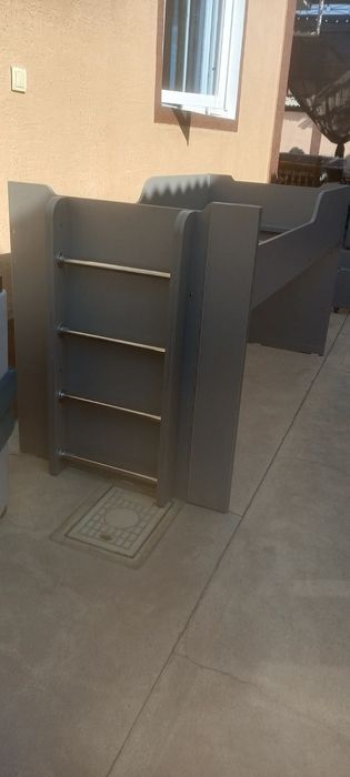 Детская кровать трехъярусная