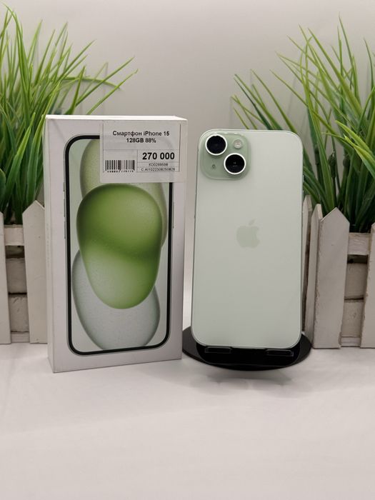 Смартфон iPhone 15