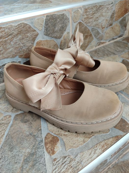 Детски обувки, момче и момиче