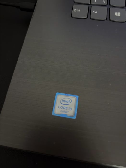 Vand laptop Lenovo v320