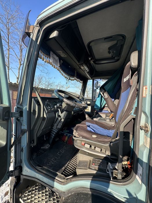 Iveco Tector 240 CP, 2002, cutie manuala cu 8 viteze.