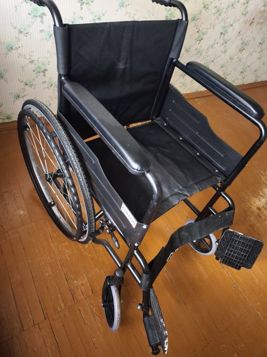 Продам инвалидную коляску
