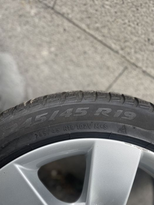 Гуми с джанти 19