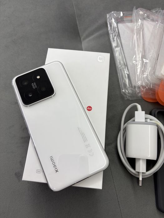 Xiaomi 14  + смарт часовник