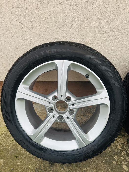 Jante orginale Mercedes cu anvelope de iarna 205/55R17 Nokian