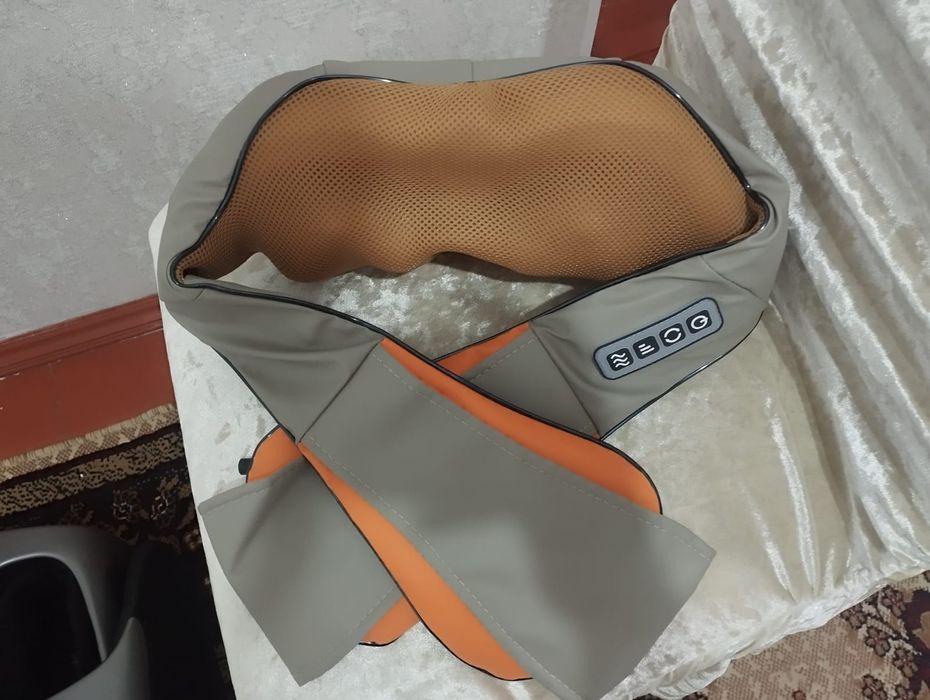 Массажер на ноги и плешной