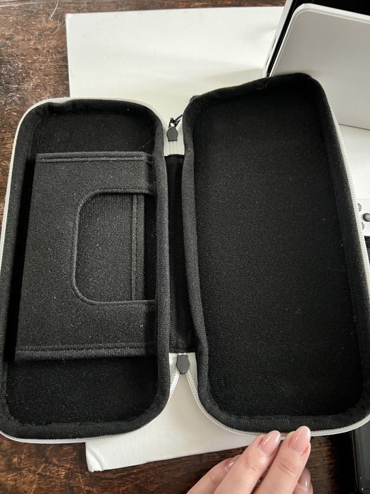 Consola Nintendo Switch OLED cu husa si 2 jocuri incluse