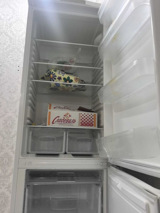 Холодильник б/у дұрыс мұздатпайды