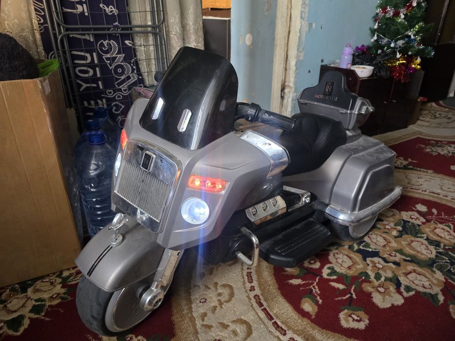 Продается игрушечный мотоцикл